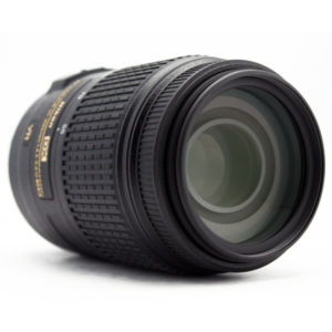 Nikon AF-S DX NIKKOR 55-300mm f/4.5-5.6G ED VR Lens Deluxe Kit