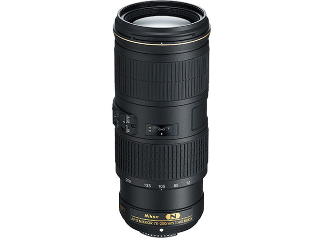 Nikon AF-S NIKKOR 28-300mm f/3.5-5.6G ED VR Lens Sandisk 128GB Memory Card