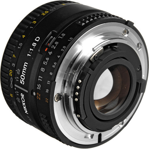 Nikon AF NIKKOR 50mm f/1.8D Lens Professional Kit