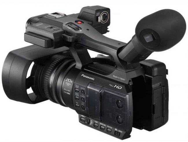 Panasonic AG-AC30 Full HD Camcorder w/ Touch Panel LCD Viewscreen and Built-In LED Light Starter Bundle