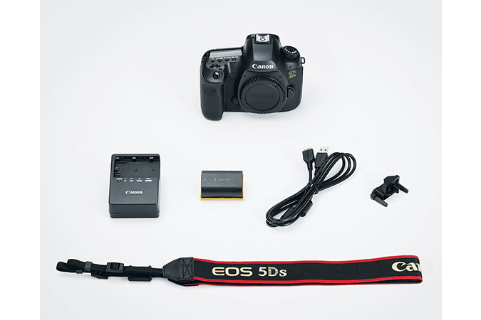 Canon EOS 5DS DSLR Camera (Body Only) with Sandisk 32GB Memory Card | Carrying Case &amp; Cleaning Kit