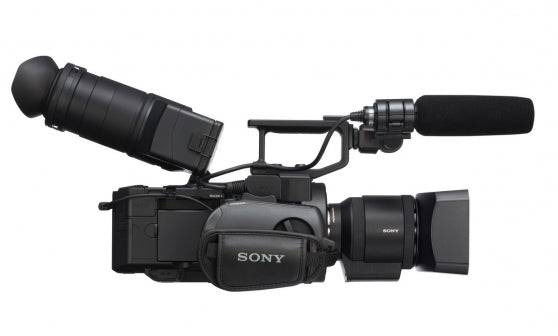 Sony NEX-FS700RH Super 35 Camcorder with 18-200mm